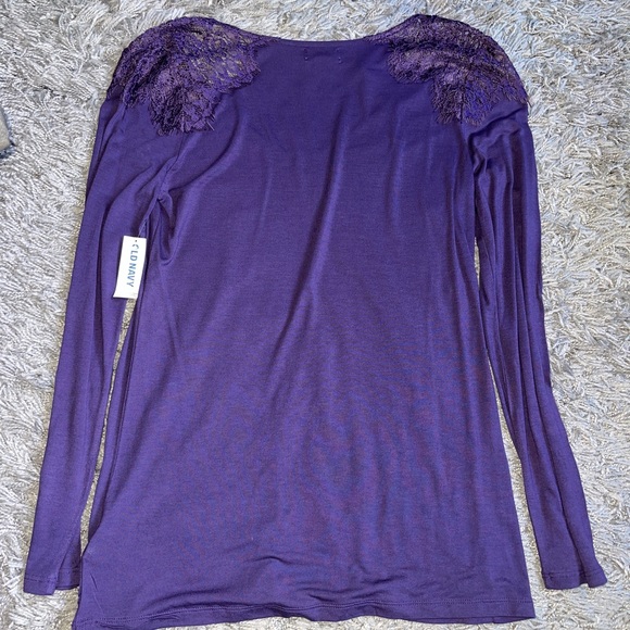 Old Navy Top - Picture 2 of 7